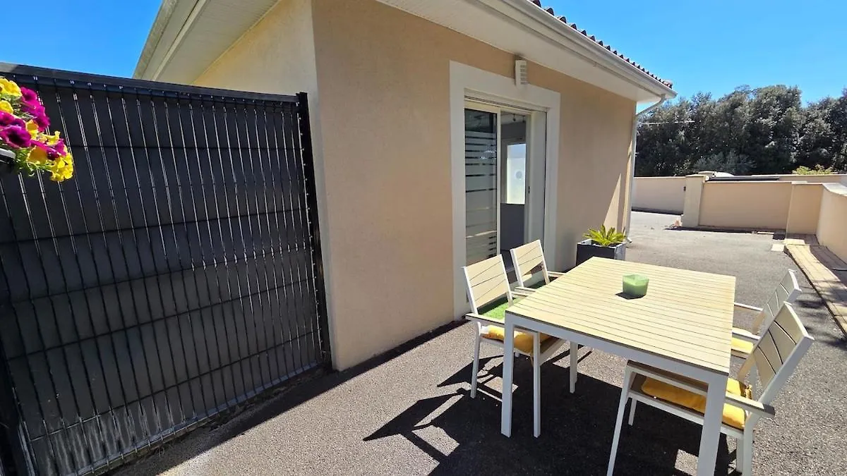Appart Au Calme Avec Acces A La Piscine Partagee De 18H30 A 21H00 Uniquement 0*, Orange (Vaucluse) France