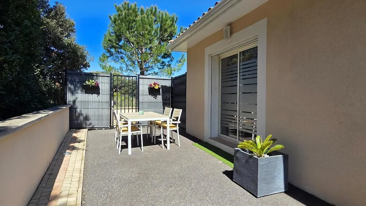 Appart Au Calme Avec Acces A La Piscine Partagee De 18H30 A 21H00 Uniquement Holiday home Orange (Vaucluse)