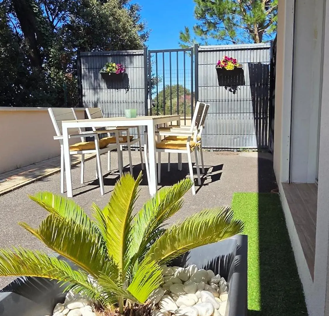 Appart Au Calme Avec Acces A La Piscine Partagee De 18H30 A 21H00 Uniquement 0*, Orange (Vaucluse)