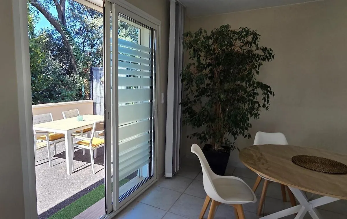 Holiday home Appart Au Calme Avec Acces A La Piscine Partagee De 18H30 A 21H00 Uniquement
