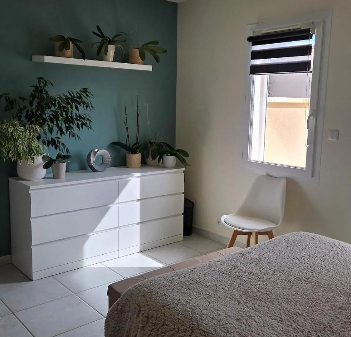 Appart Au Calme Avec Acces A La Piscine Partagee De 18H30 A 21H00 Uniquement Orange (Vaucluse)