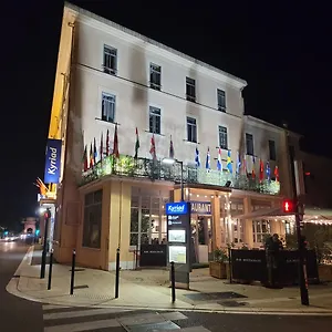 Hotel Kyriad Orange Centre - & Restaurant - La Galerie D'art Des Princes - Provence Alpes Cote D'azur - France - Proche A7-a9 - Exit21- Chateauneuf-du-pape Avignon Bollene Nimes, Orange (Vaucluse)